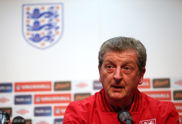 HLV Roy Hodgson phát biểu trong phongg họp báo trước trận đấu giao hữu với Na Uy